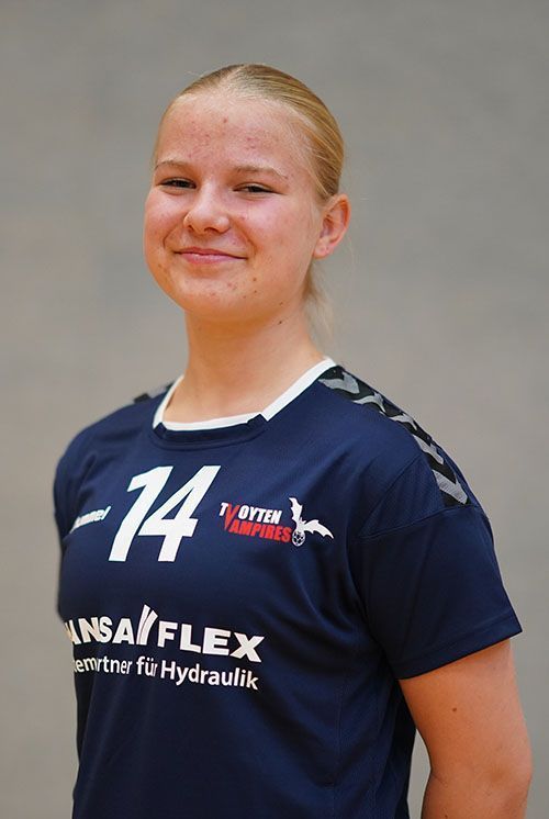 Mia Geßler-500×750