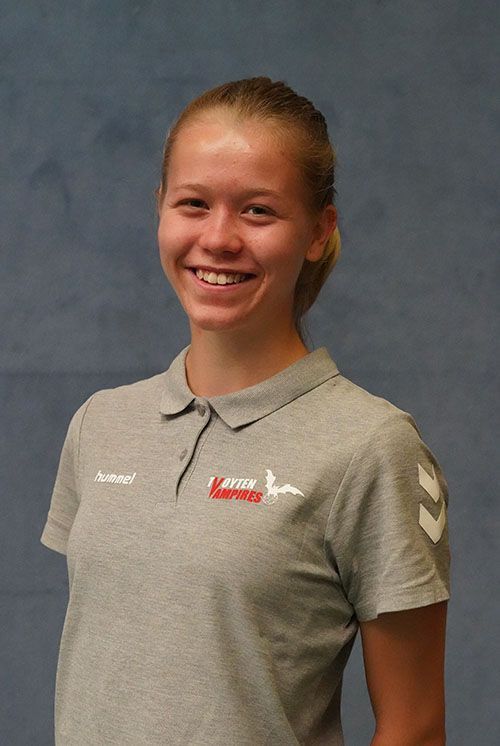 Svea Helmke-500×750